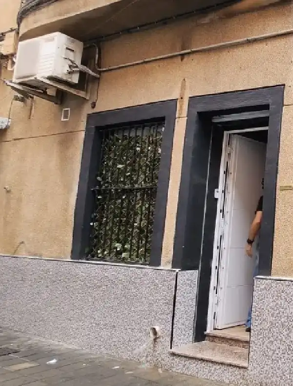 Außenansicht von Wohnung zum Verkauf in Alicante / Alacant mit Klimaanlage