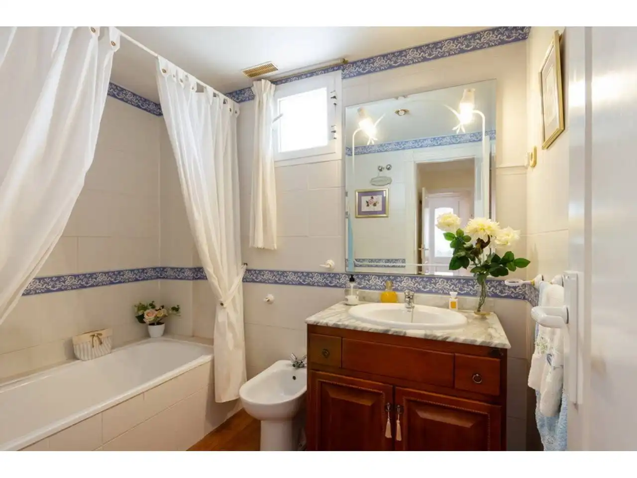 Baño de Apartamento en venta en Almuñécar con Aire acondicionado y Piscina comunitaria