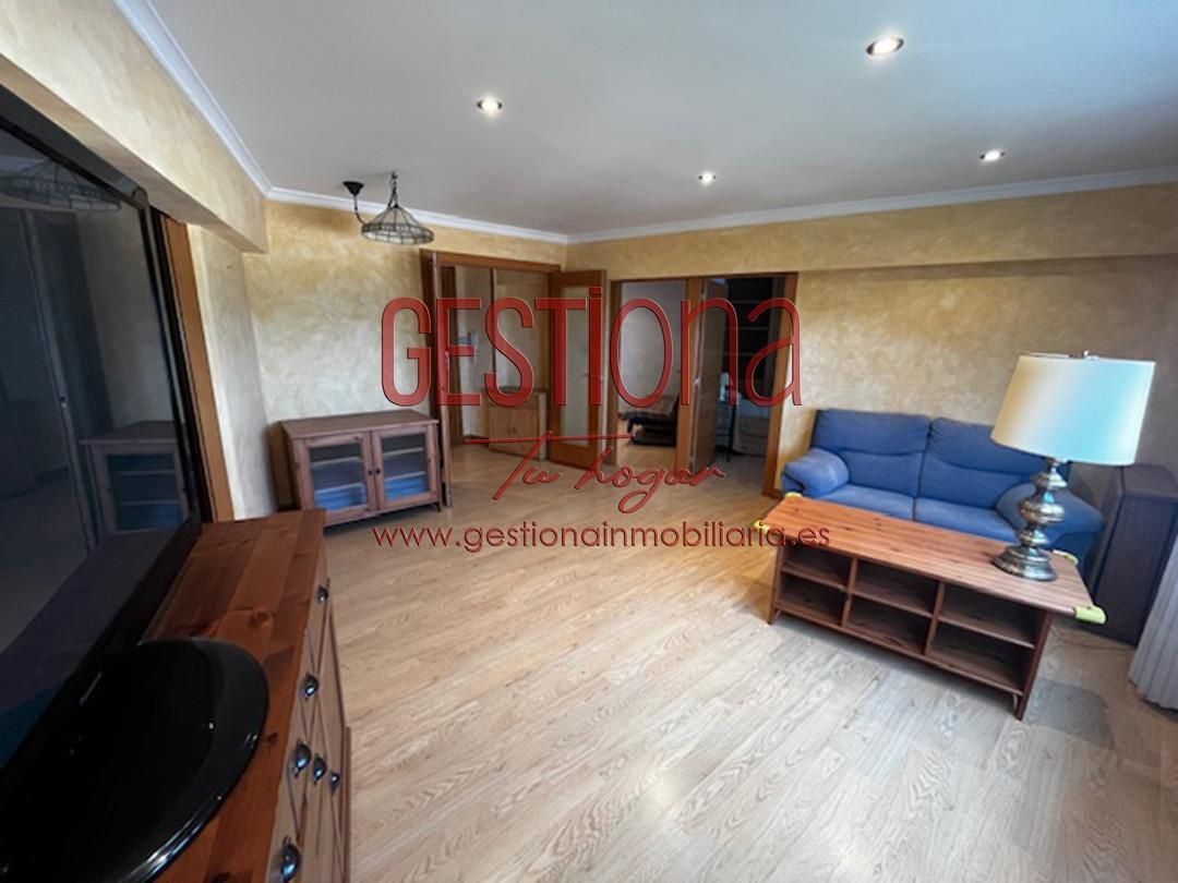 Sala de estar de Apartamento en venta en Laredo