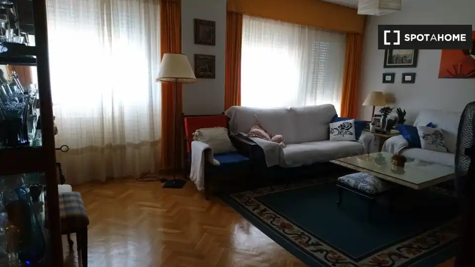 Living room of Flat for share in Alcalá de Henares  with Air Conditioner, Heating and Furnished
