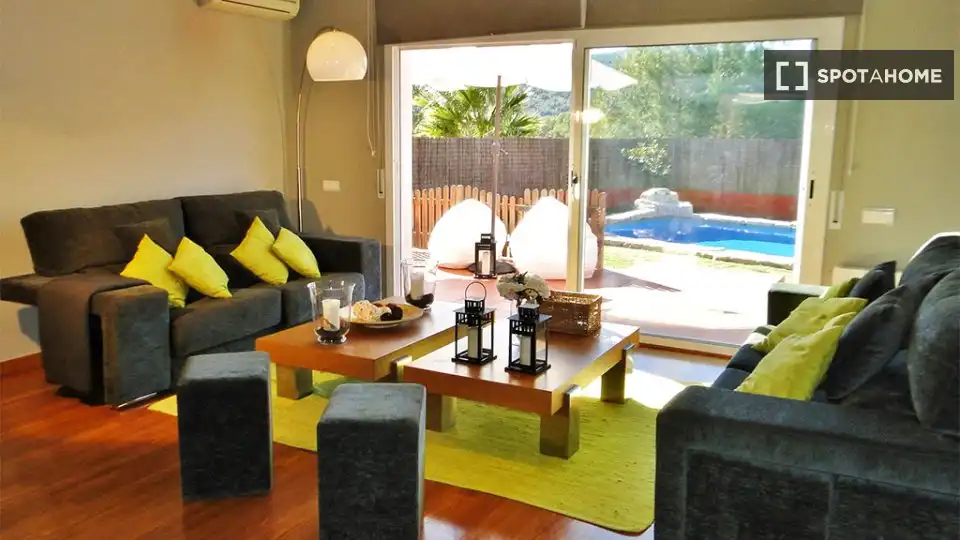 Flat for rent in Olivella
