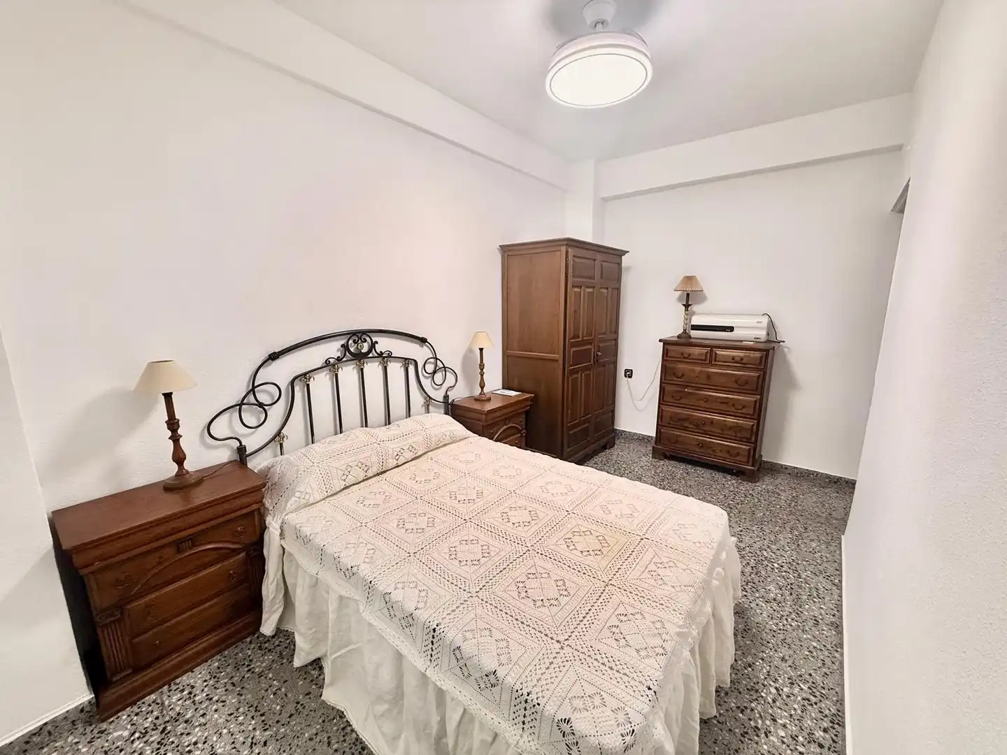 Dormitori de Apartament de lloguer en Alicante / Alacant amb Aire condicionat, Moblat i Balcó