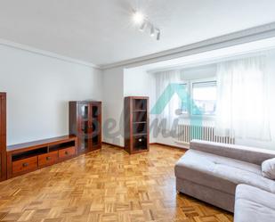 Living room of Flat to rent in Avilés  with Heating, Parquet flooring and Terrace