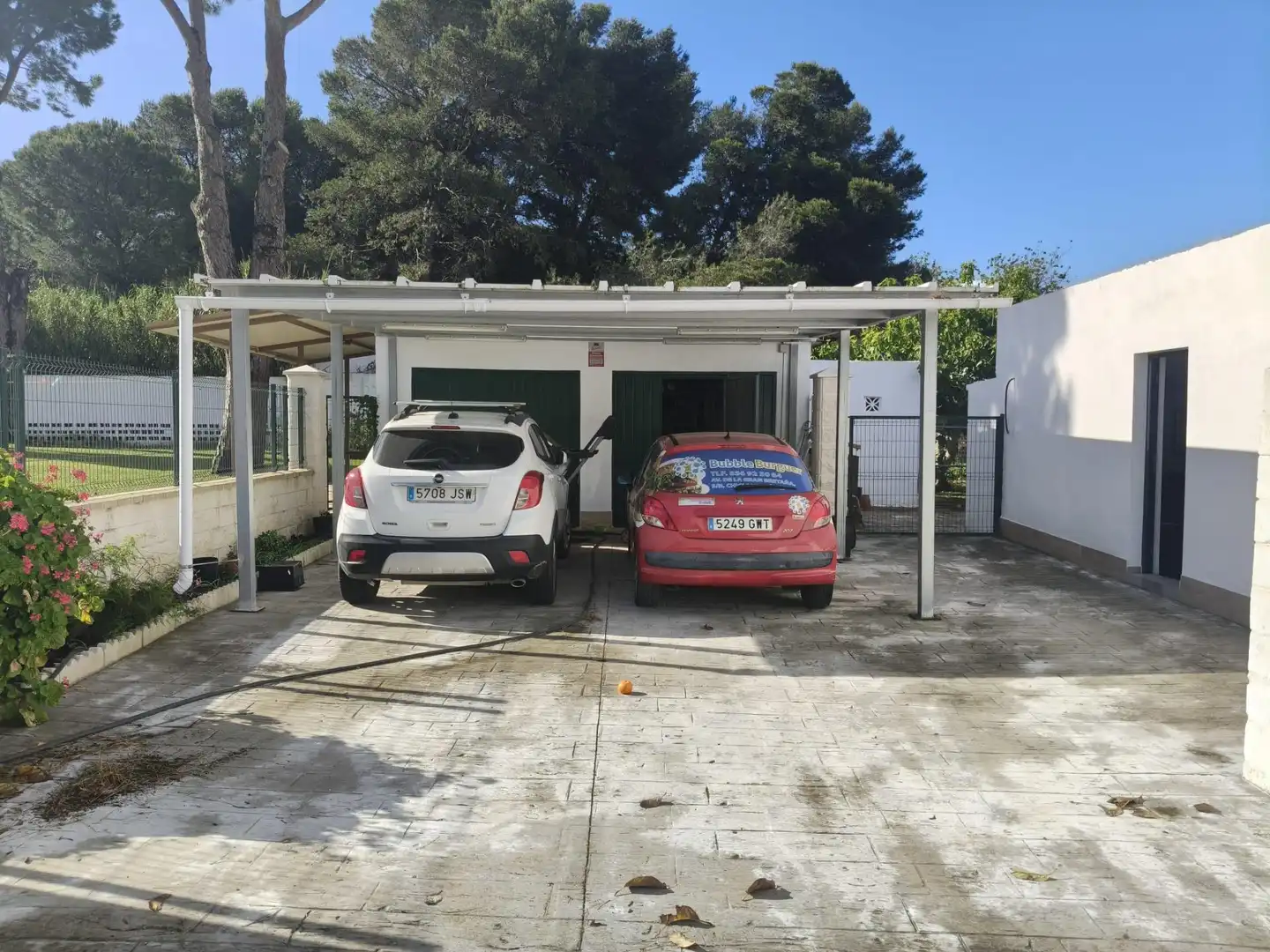 Aparcament de Casa o xalet en venda en Chiclana de la Frontera amb Aire condicionat, Jardí privat i Traster