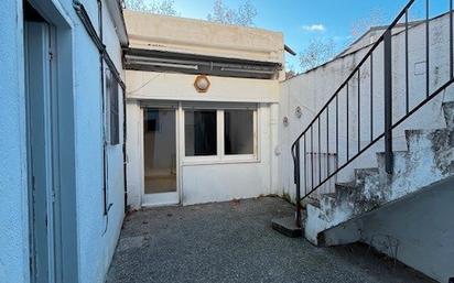 Vista exterior de Casa o xalet en venda en Sabadell amb Calefacció, Terrassa i Forn