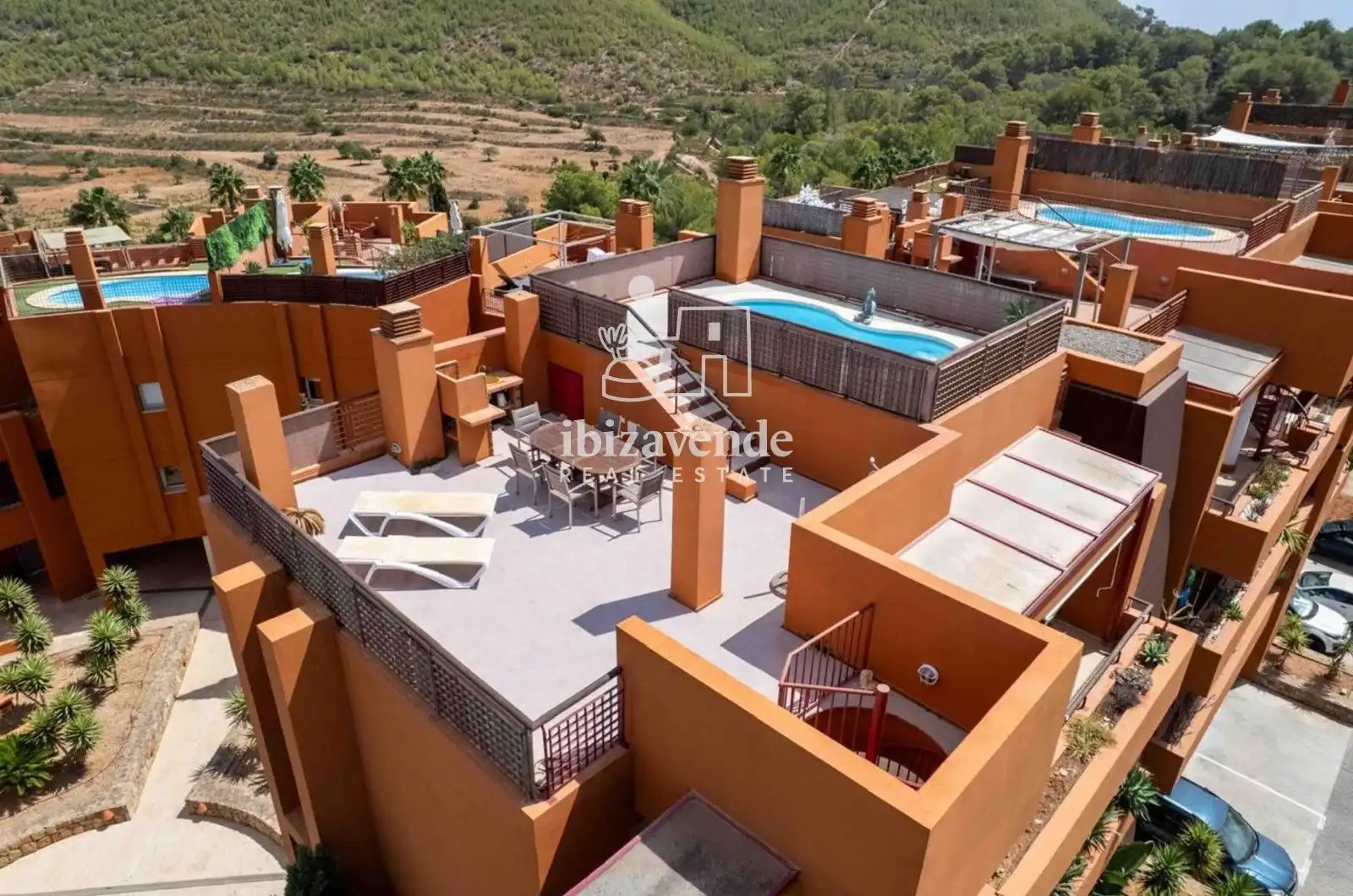 Vista exterior de Dúplex de alquiler en Santa Eulària des Riu con Aire acondicionado, Terraza y Trastero