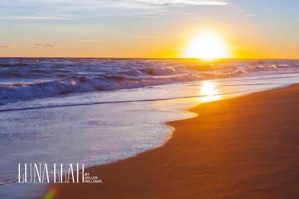 Vista exterior de Pis en venda en Castelldefels amb Aire condicionat, Parquet i Terrassa