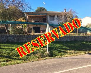 Exterior view of House or chalet for sale in Navamorcuende  with Heating, Private garden and Furnished