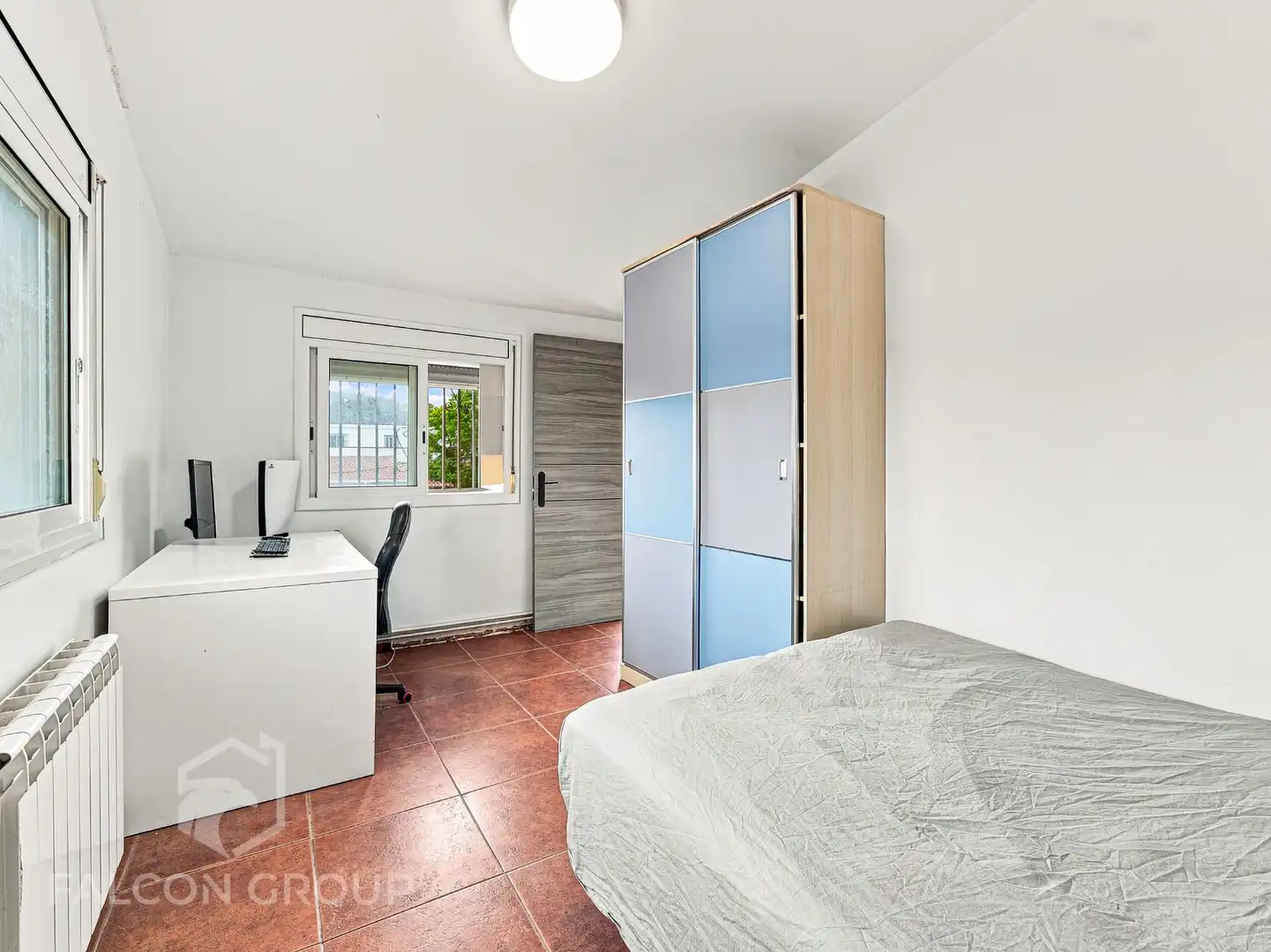 Habitación de Finca rústica en venta en Vilanova i la Geltrú con Aire acondicionado, Calefacción y Jardín privado