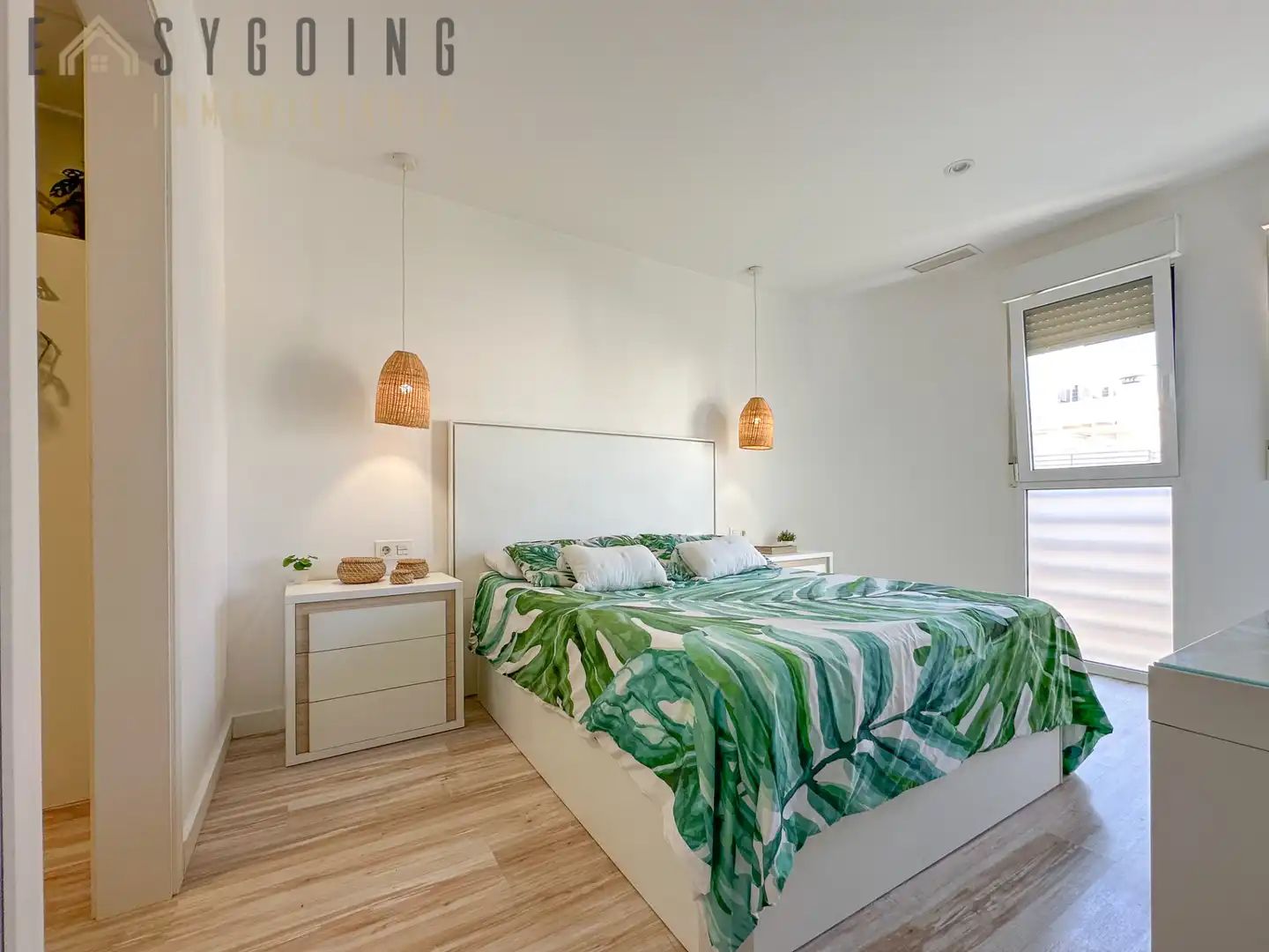 Habitación de Ático en venta en Elche / Elx con Aire acondicionado, Terraza y Amueblado