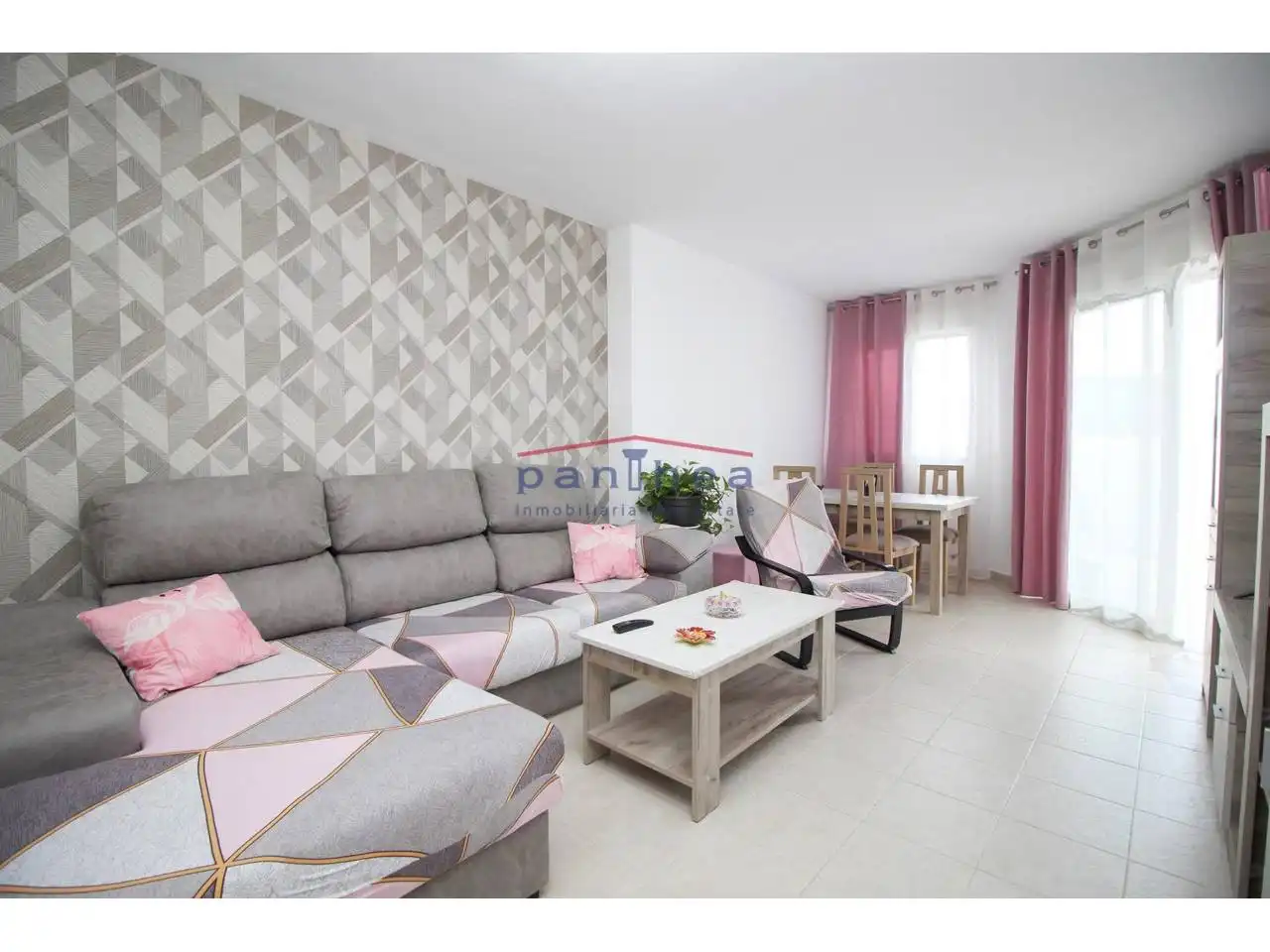 Sala de estar de Piso en venta en Rincón de la Victoria con Aire acondicionado, Terraza y Piscina comunitaria