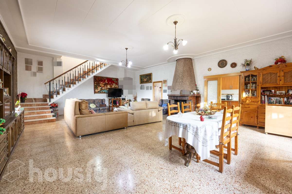 Sala d'estar de Casa o xalet en venda en Agost amb Aire condicionat, Calefacció i Jardí privat