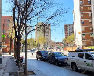 Vista exterior de Pis en venda en Cornellà de Llobregat amb Calefacció
