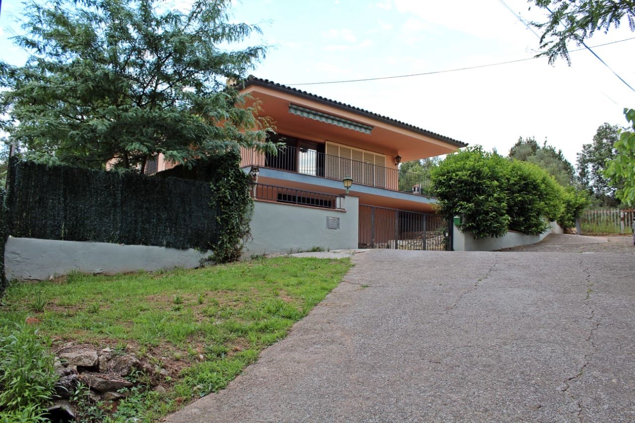 Vista exterior de Casa o chalet en venta en Girona Capital con Aire acondicionado, Calefacción y Jardín privado
