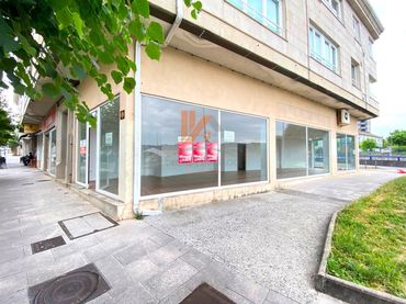 Local comercial de lloguer a Rúa de Sánchez Freire
