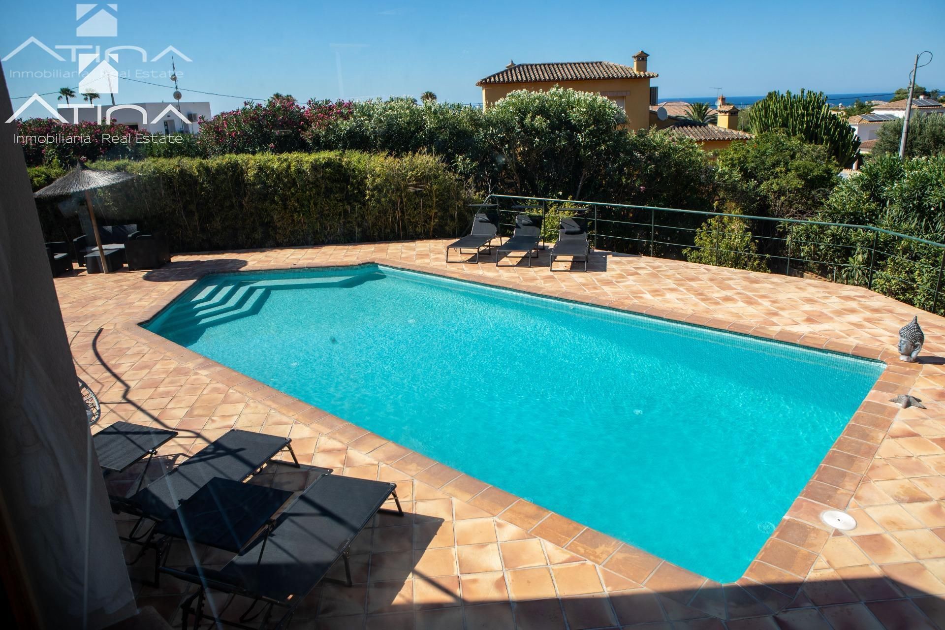 Piscina de Casa o chalet en venta en Dénia con Aire acondicionado, Calefacción y Jardín privado