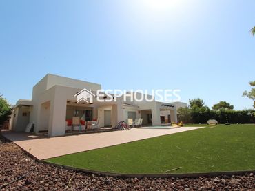 Xalet amb piscina en venda a Orihuela Costa