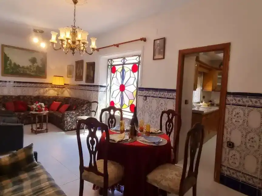 Menjador de Casa adosada en venda en Calañas