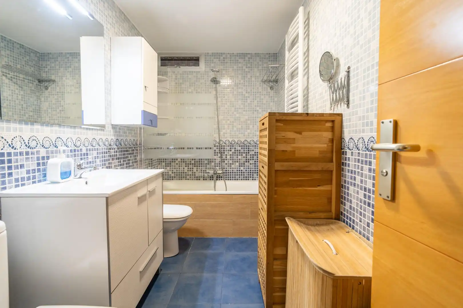 Bathroom of Flat for rent in Plaza Xúquer