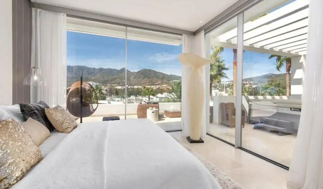 Casa con piscina en venta en Río Real - Los Monteros, imagen 13