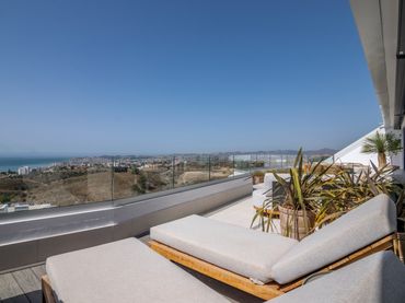 Piano terra di nuova costruzione con piscina in vendita a Avenida Fuengirola 10