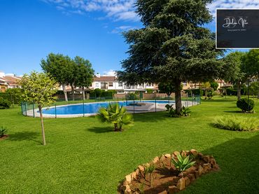 Maison mitoyenne avec balcon à vendre à Avenida de Málaga 121