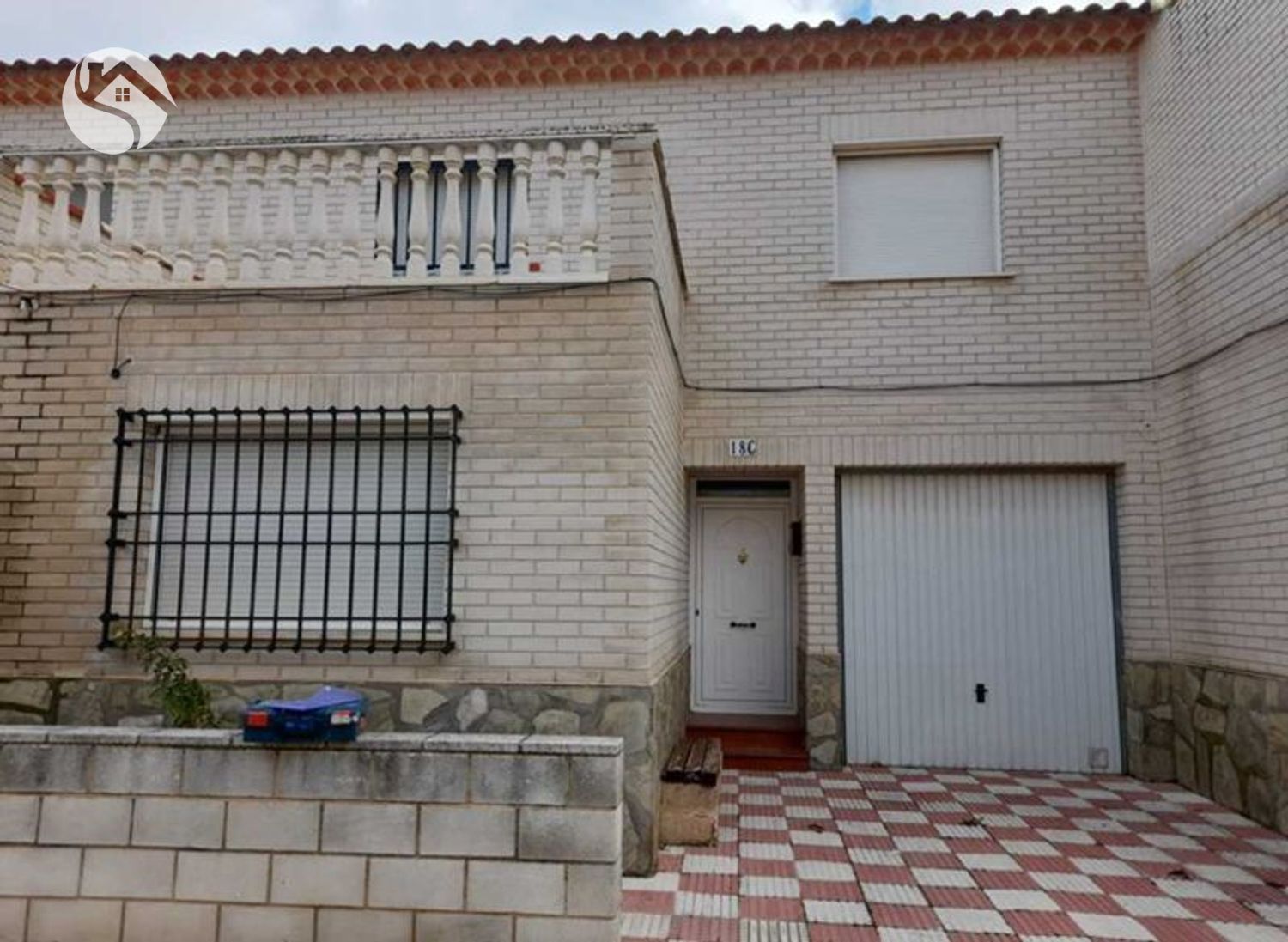 Exterior view of Single-family semi-detached for sale in El Pedernoso    with Terrace