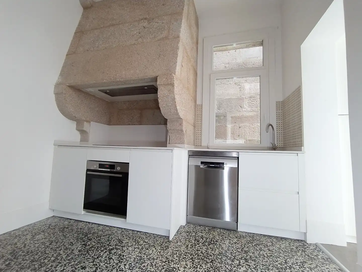 Cuina de Pis de lloguer en Vigo  amb Calefacció, Parquet i Forn
