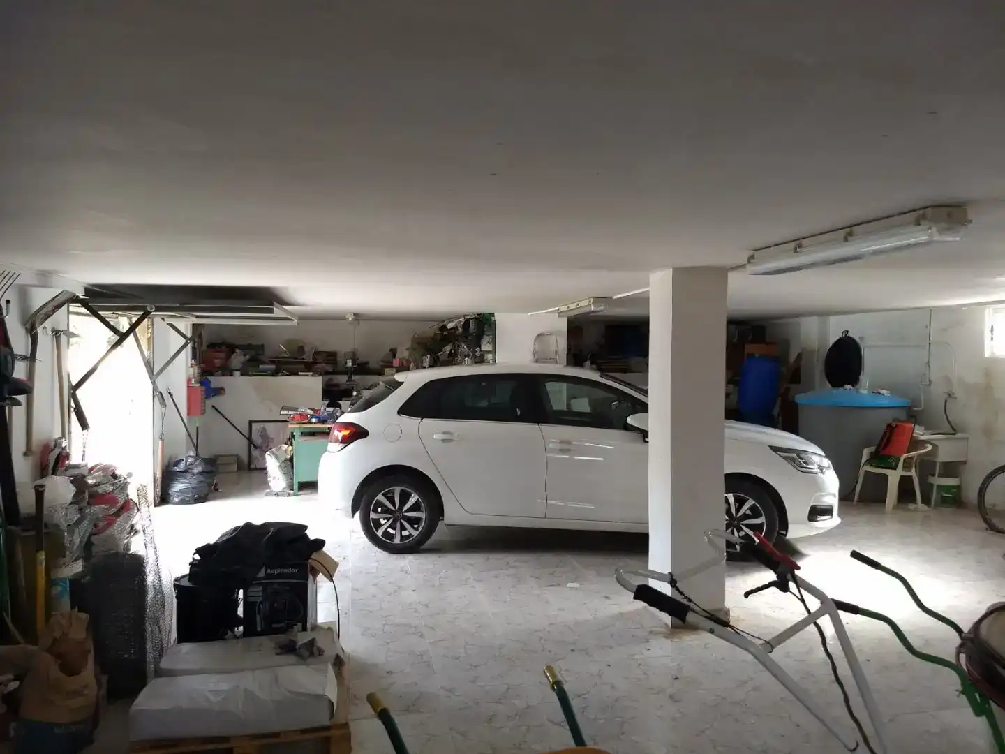 Parking of Houses for sale in Lorca  with Air Conditioner, Swimming Pool and Balcony