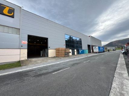 Vista exterior de Nau industrial de lloguer en Zestoa