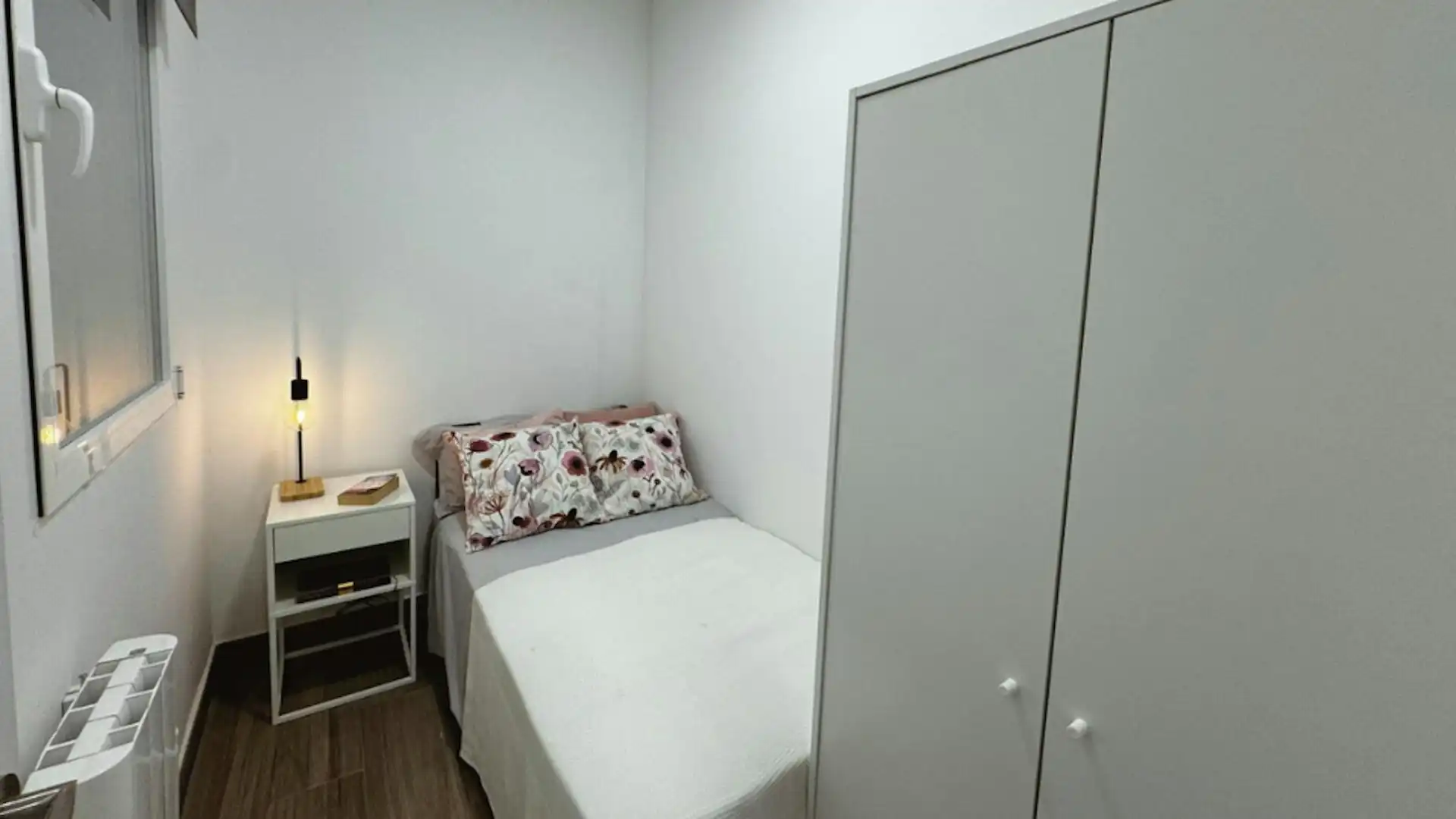 Schlafzimmer von Wohnung zur Miete in Madrid mit Heizung, Möbliert und Waschmaschine