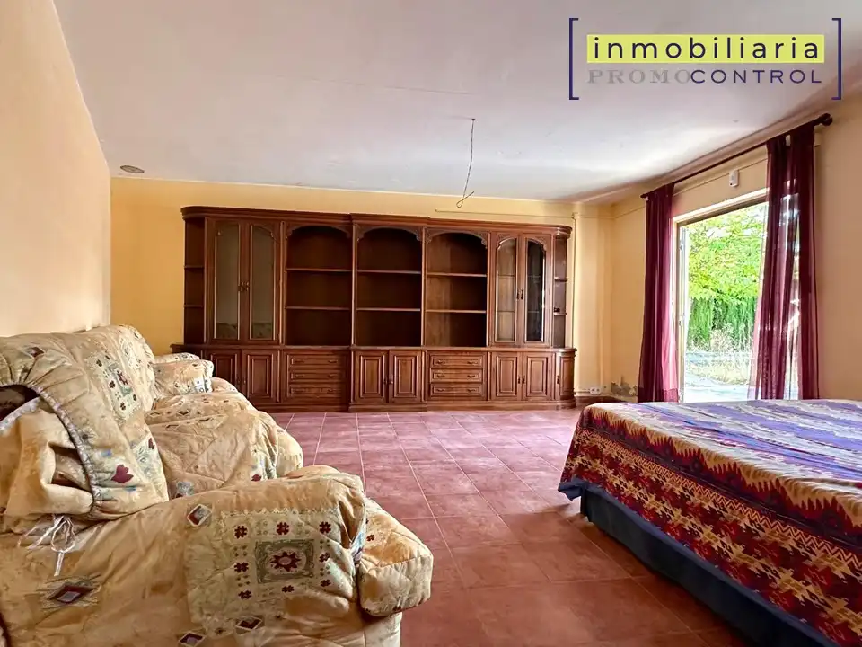 Living room of Houses for sale in San Mateo de Gállego  with Air Conditioner, Heating and Private garden