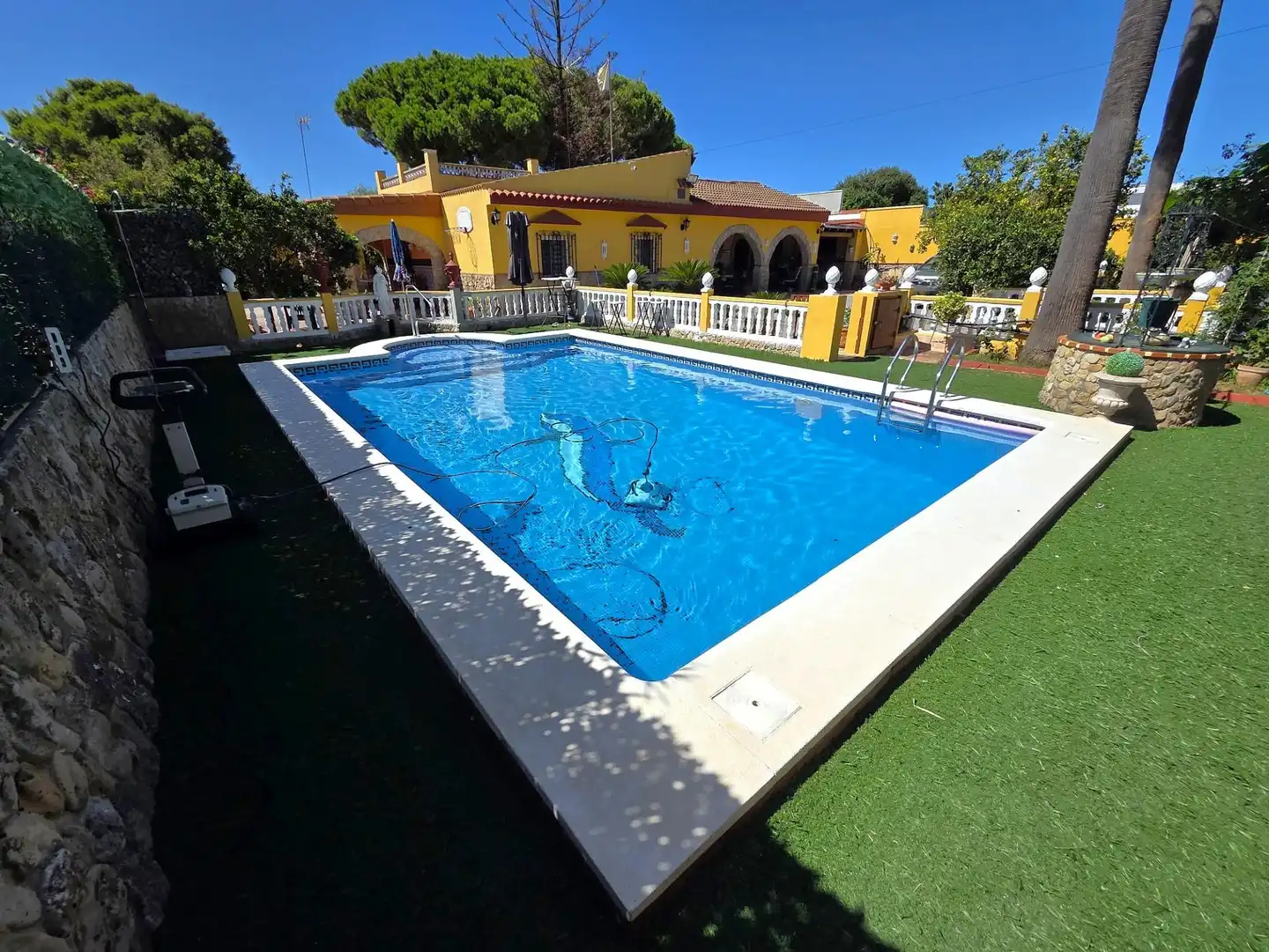 Schwimmbecken von Haus oder Chalet zum Verkauf in Chiclana de la Frontera mit Privatgarten, Abstellraum und Schwimmbad