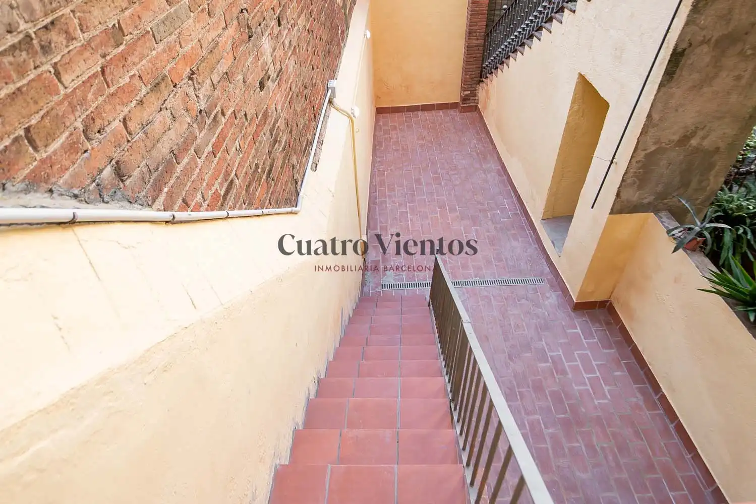 Vista exterior de Piso en venta en Barcelona con Aire acondicionado, Calefacción y Parquet