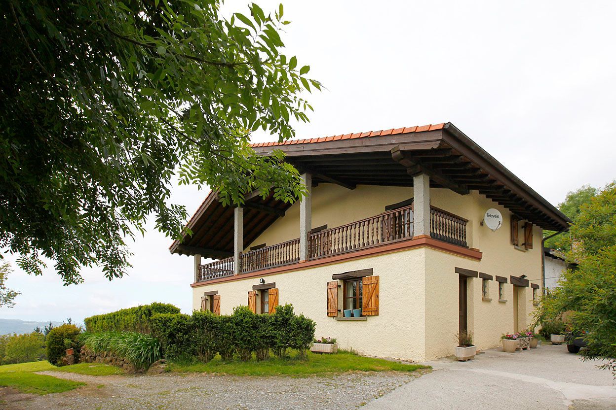 Exterior view of House or chalet for sale in Oiartzun  with Private garden, Terrace and Swimming Pool
