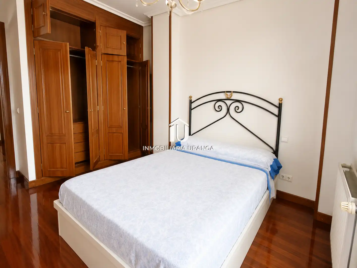 Habitación de Piso en venta en Castro-Urdiales con Calefacción, Terraza y Piscina comunitaria