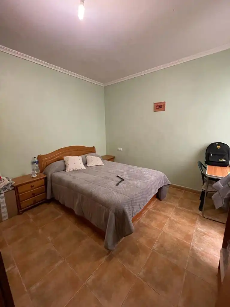 Habitación de Planta baja en venta en El Pinós / Pinoso con Jardín privado y Amueblado