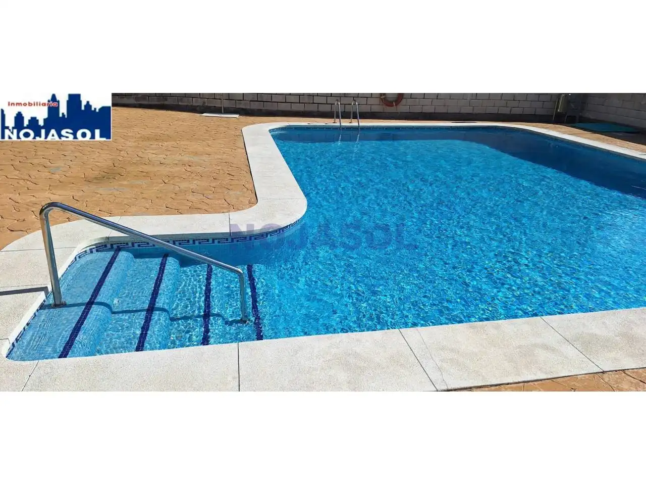 Piscina de Apartamento de alquiler en Noja con Calefacción, Terraza y Amueblado