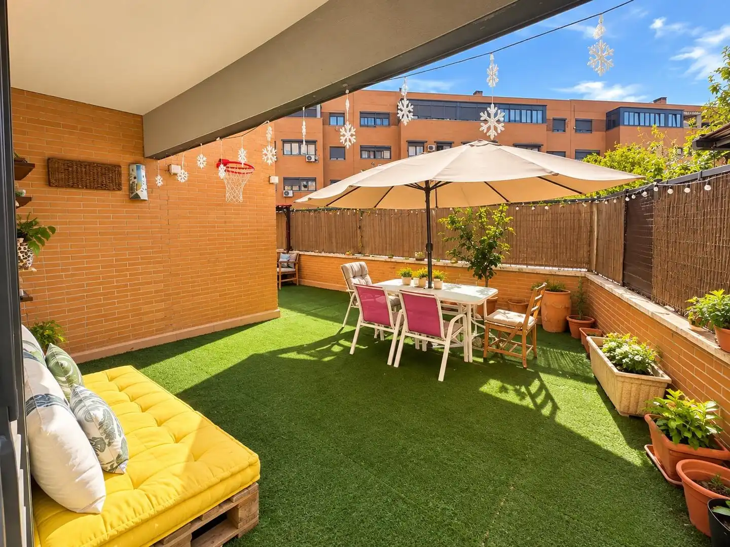 Terrace of Ground floor for sale in Hospital