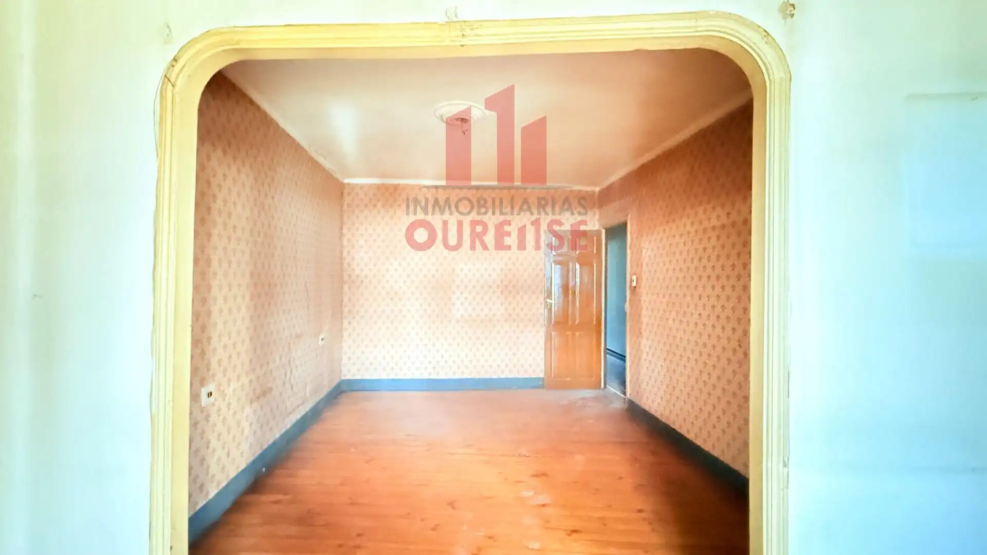 Piso en venta en Ourense Capital  con Balcón
