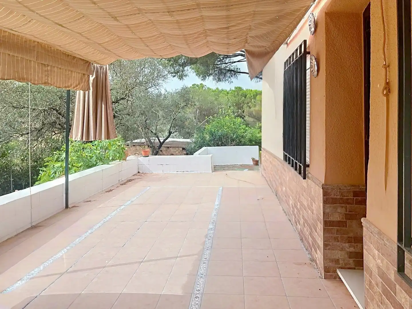 Chalet con jardín en venta en Valverde del Camino, imagen 4