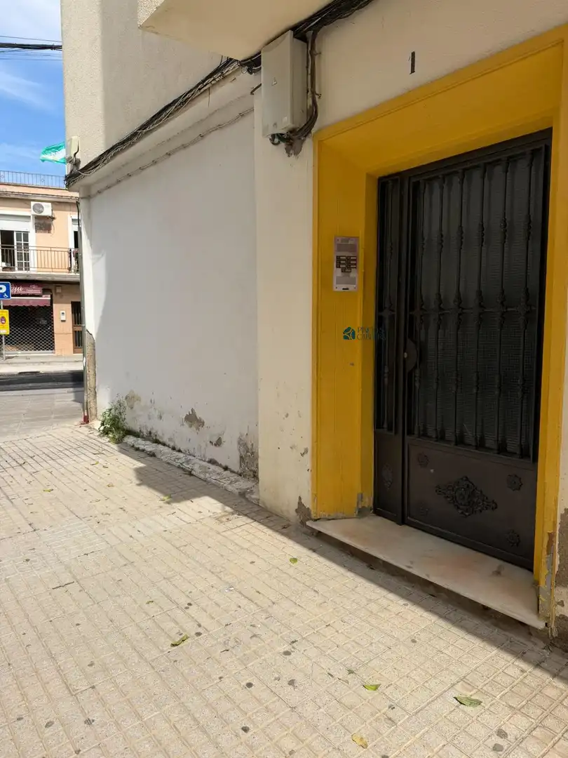 Vista exterior de Pis en venda en La Rinconada