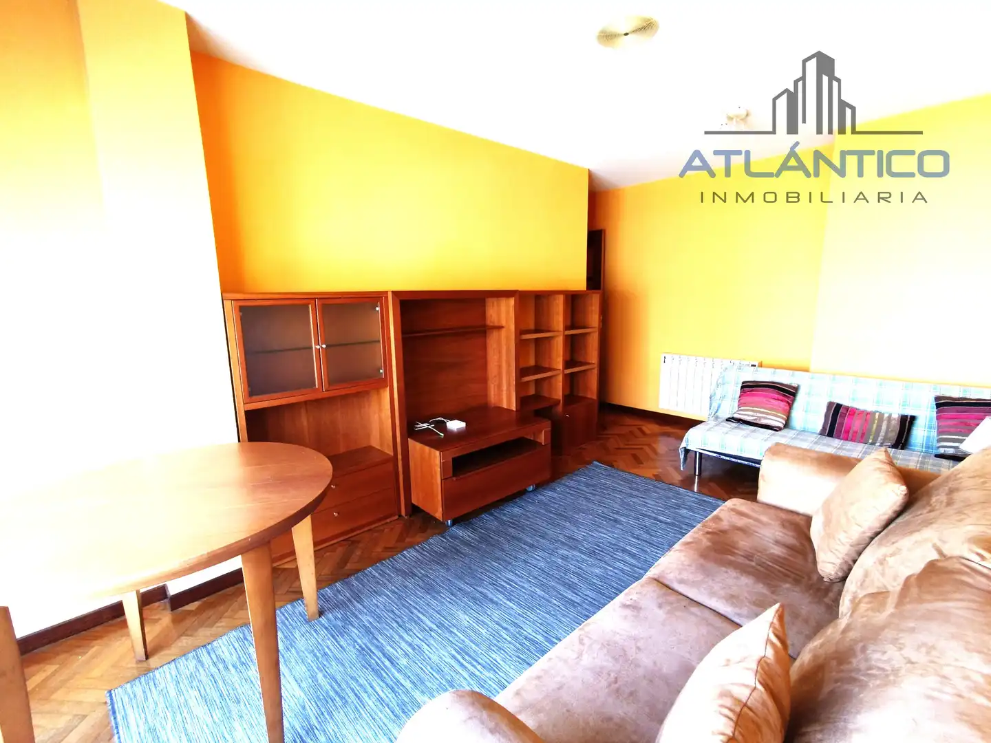 Sala de estar de Apartamento en venta en A Coruña Capital  con Parquet, Trastero y Amueblado