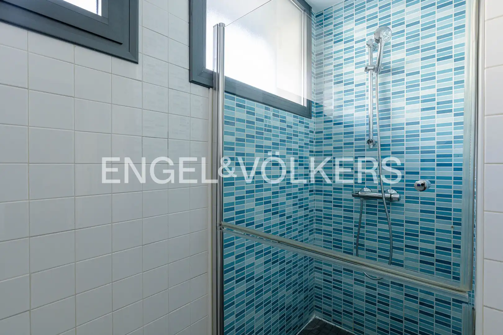 Bathroom of Detached homes for sale in Valdemoro  with Air Conditioner, Heating and Private garden