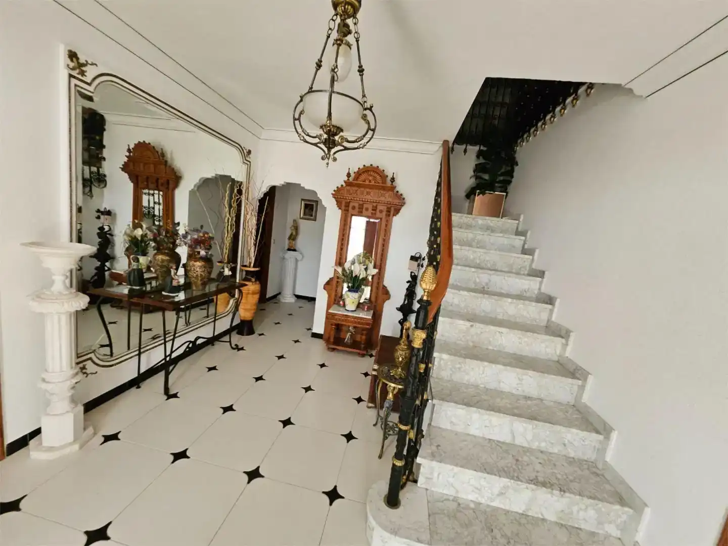 Houses for sale in Lorca  with Air Conditioner, Swimming Pool and Balcony
