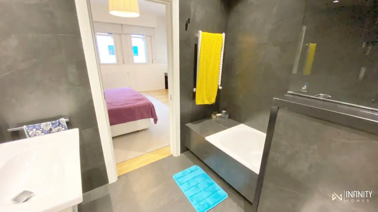 Baño de Piso de alquiler en Bilbao  con Calefacción, Terraza y Balcón