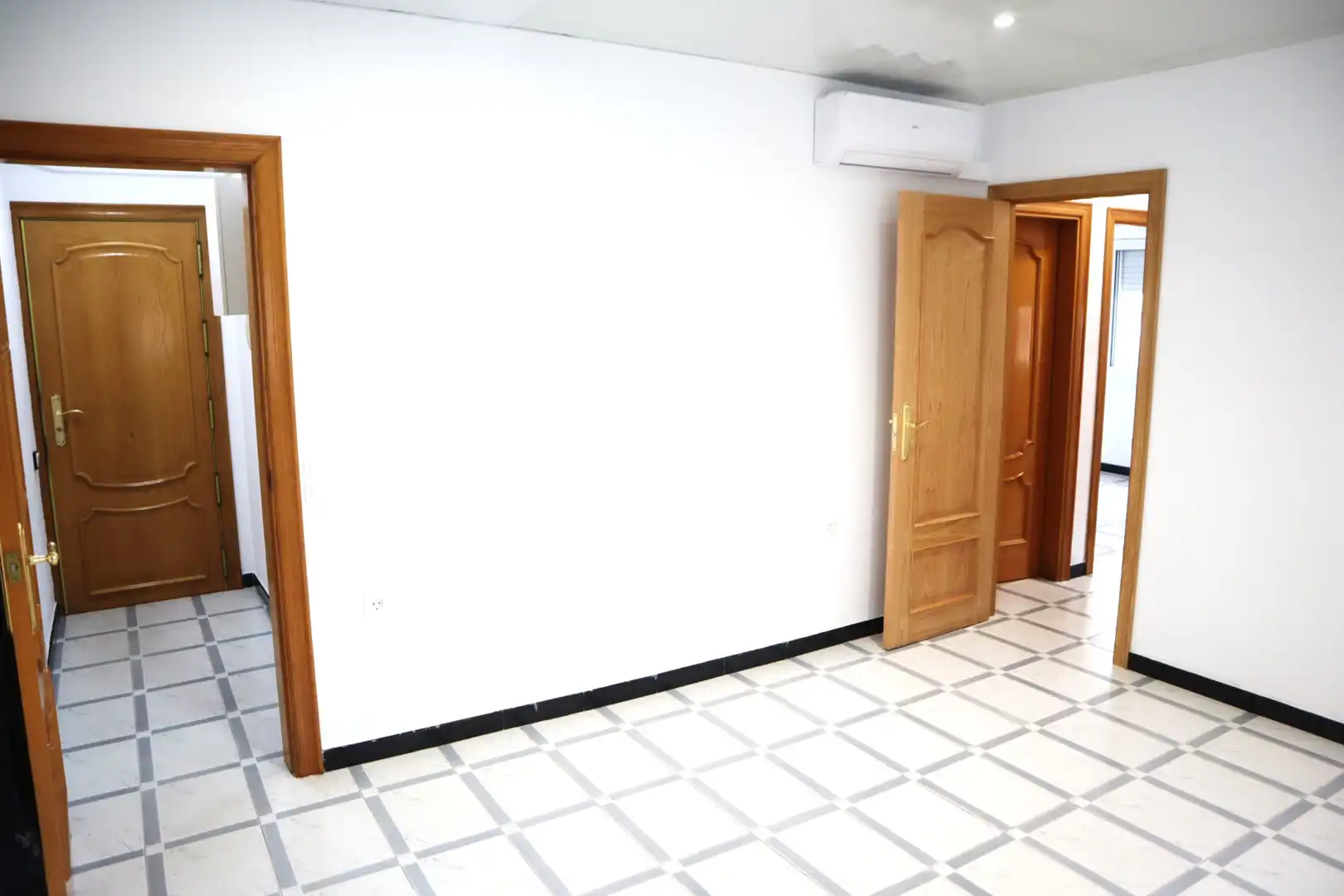 Piso en venta en Cerdanyola del Vallès con Aire acondicionado, Calefacción y Horno