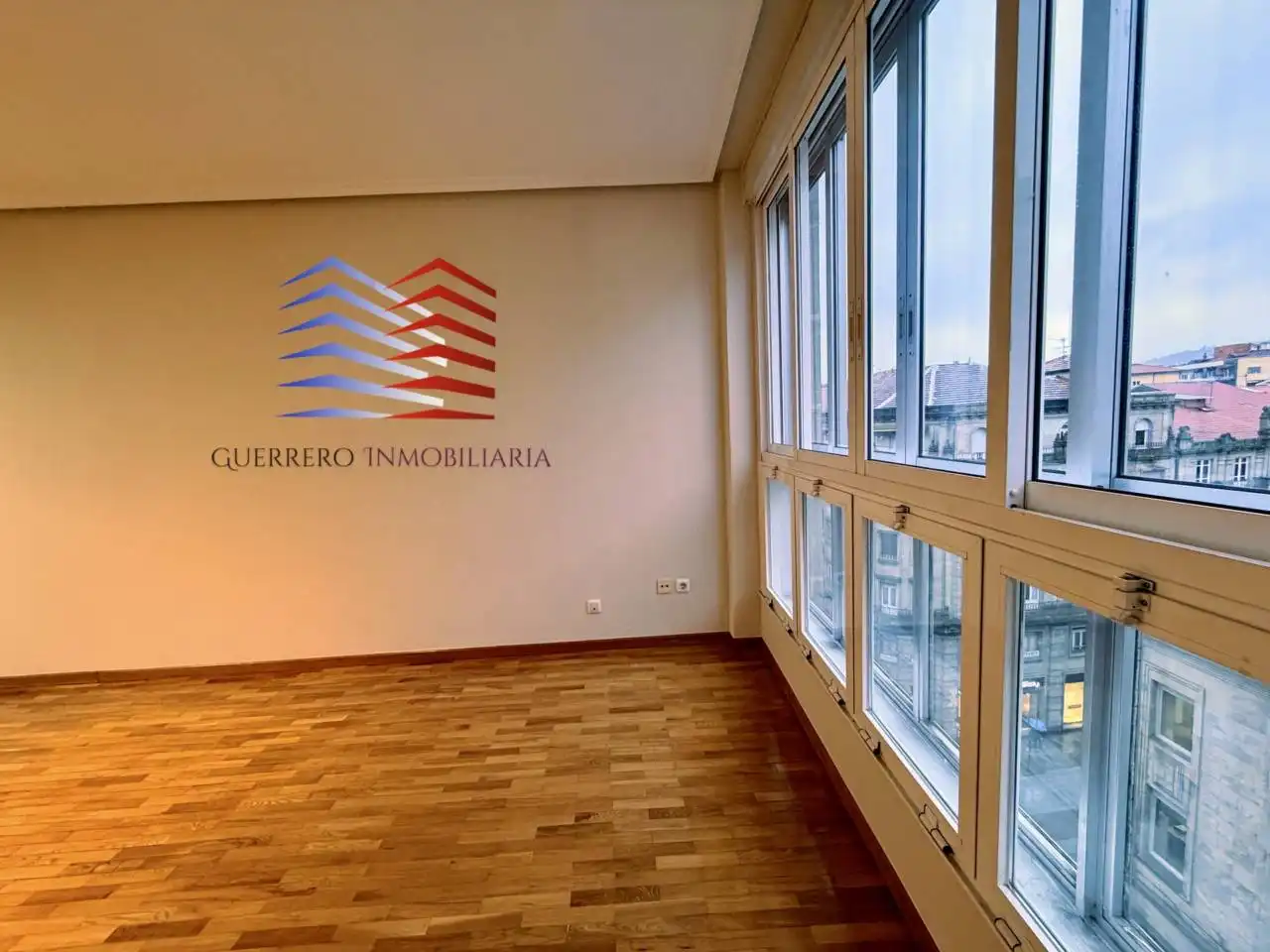 Vista exterior de Pis de lloguer en Ourense Capital  amb Calefacció i Parquet