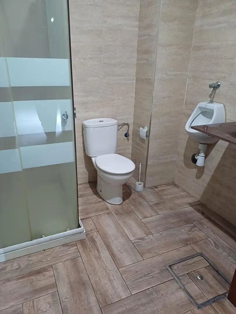 Baño de Nave industrial de alquiler en Camargo