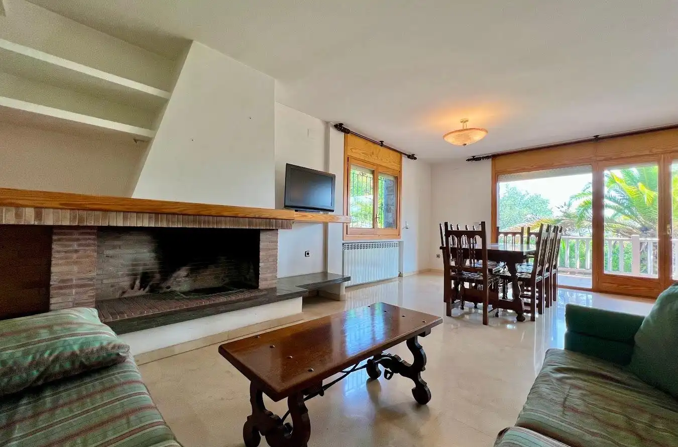 Sala d'estar de Casa o xalet en venda en Castellnou de Bages amb Jardí privat, Terrassa i Traster
